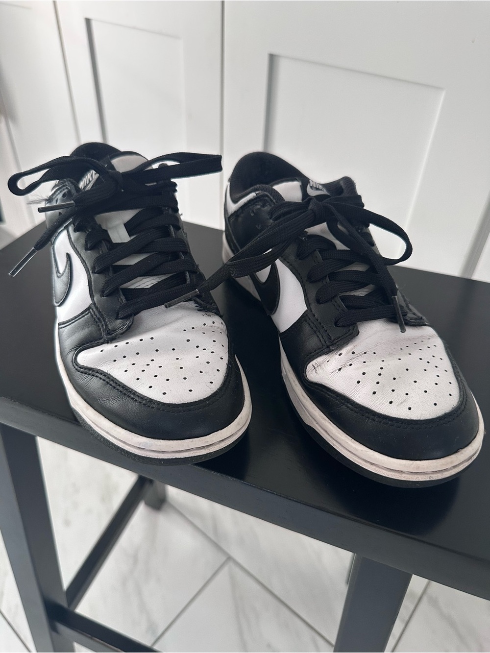 Nike Black and White Low-Top Women’s Sneakers